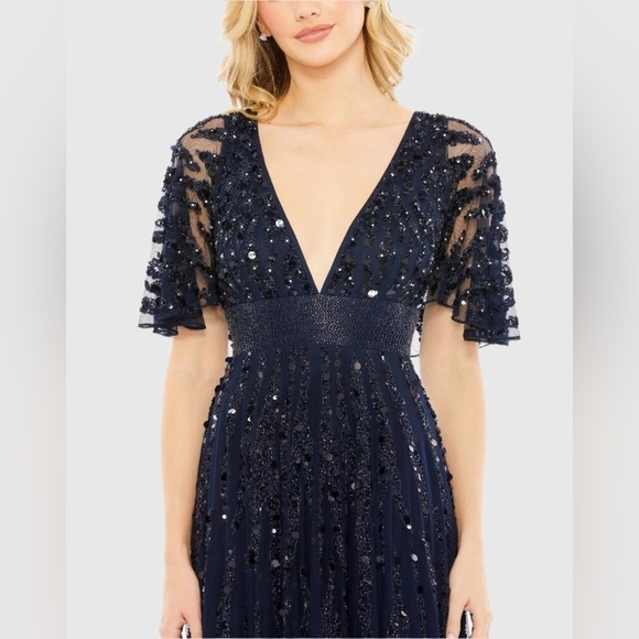 MAC DUGGAL 93784 NWT Embellished V-neck Column Gown - Picture 5 of 10